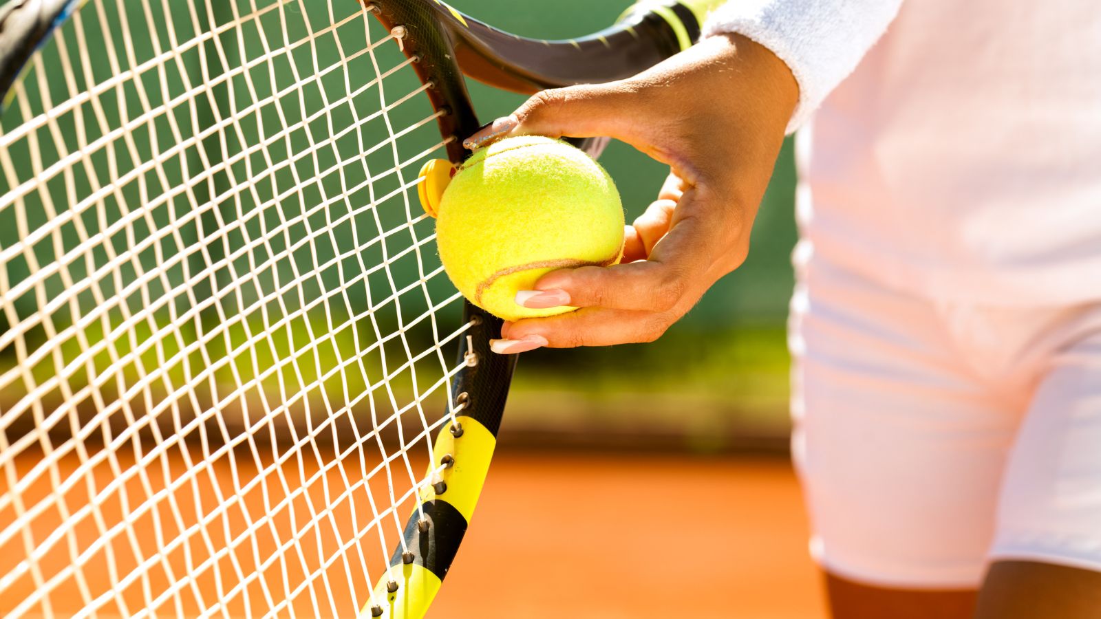 Bannière : raquette de tennis et caractéristiques techniques